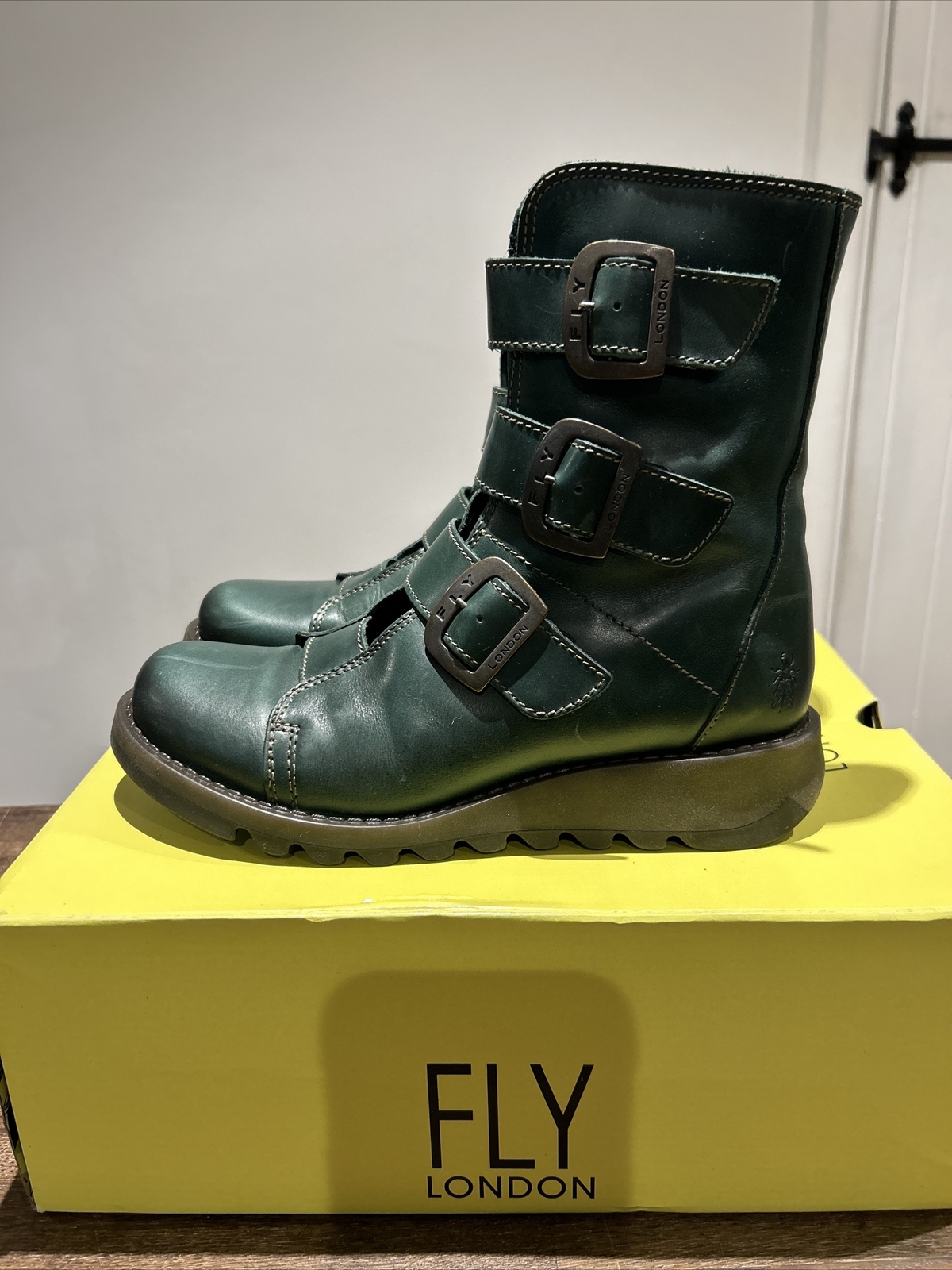 fly scop boots