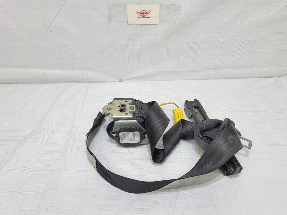2006-2007 Volkswagen Passat Seat Belt Front Right Passenger Side 3C1-857-706-G - Image 4 of 4