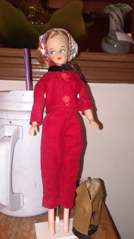 Vintage Tressy Grow Hair Doll  With Extra Outfit