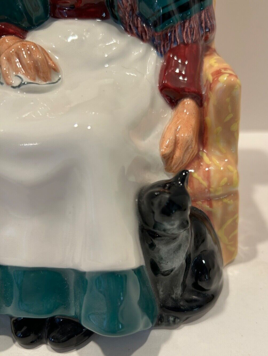 VINTAGE NEW ROYAL DOULTON ENGLAND “FORTY WINKS” HN 1974 RN