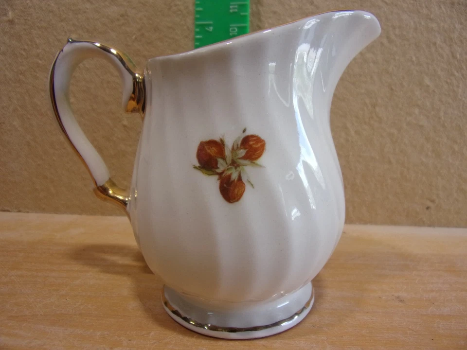 Sadler England Gold Trimmed Fruit Pattern creamer container - image 3 of 4