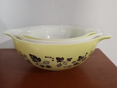 Pyrex Gooseberry Set of 3 Vintage Yellow Black White Cinderella Bowl