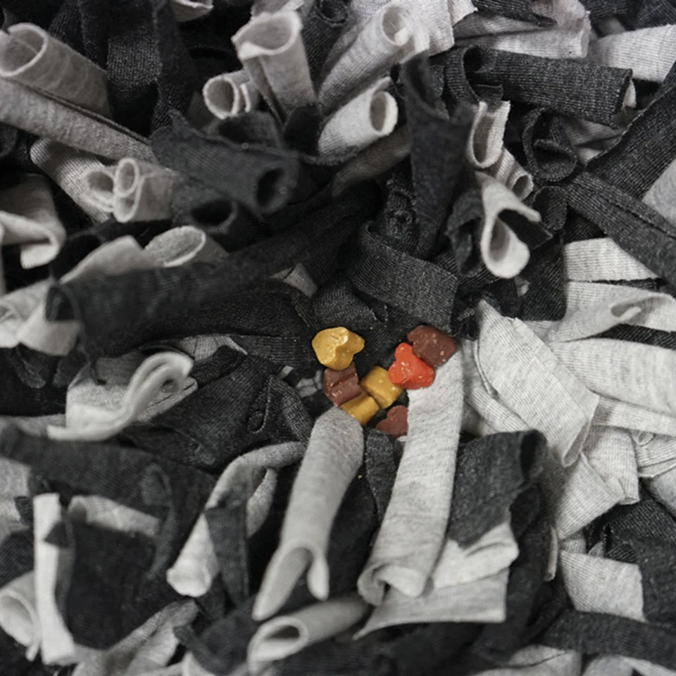 Nobby Schnüffelmatte grau-schwarz 56x44cm für Hunde rutschfest, Spielzeug - Bild 2 von 4