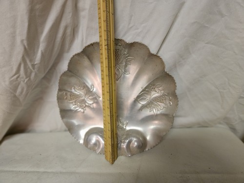 Vintage Aluminum Trinket Half Clam Shell Decorative Bowl Home Decor Platter - Picture 2 of 4