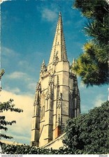 AK - 17 - Marennes - Die Kirche Saint Pierre de Sales mit ihrem Glockenturm