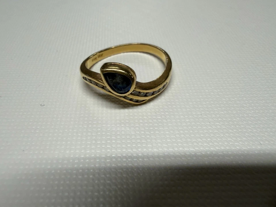 Anillo de oro amarillo vintage de diamantes con zafiro azul de 14k talla 6 Foto 2 de 4