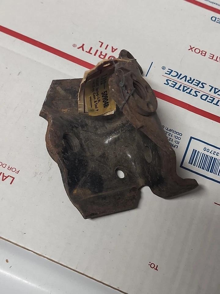 Soporte de resorte trasero Pontiac Torpedo 1946-1948 NOS LH 509048 OEM GM Part SR Foto 2 de 4