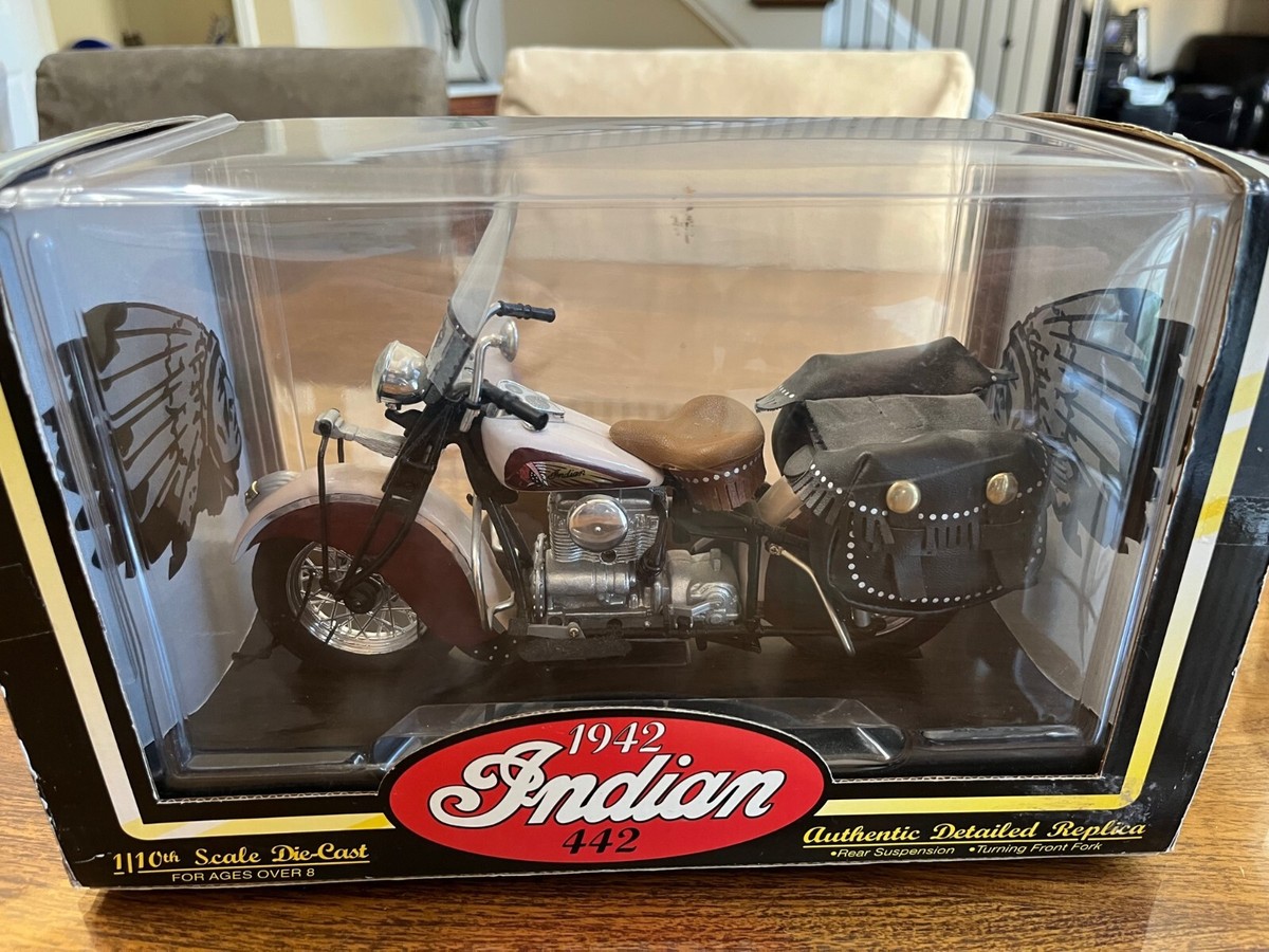 Tootsietoy 1942 Indian Motorcycle #442 1/10th Scale diecast w