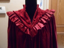 Donna Richard Gilli gain O'Malley Vintage Burgundy House Coat Small Vintage