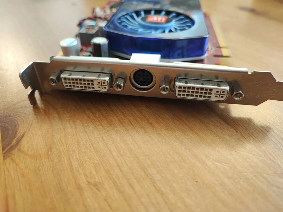 Sapphire ATI Radeon HD 3650 - 512MB GDDR3 - PCI-E - confezione originale - Immagine 4 di 4