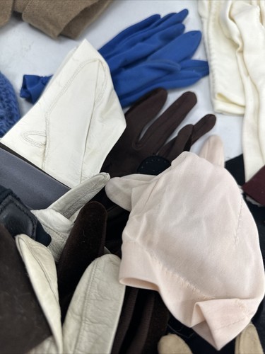 Huge Lot of Vintage scarves Gloves And Hats - Picture 10 of 13