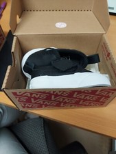 Slip-On V Crib Baby Vans Black/White Size 2