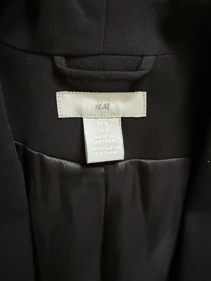 Blazer feminino preto H&M tamanho 8 - Imagem 3 de 4