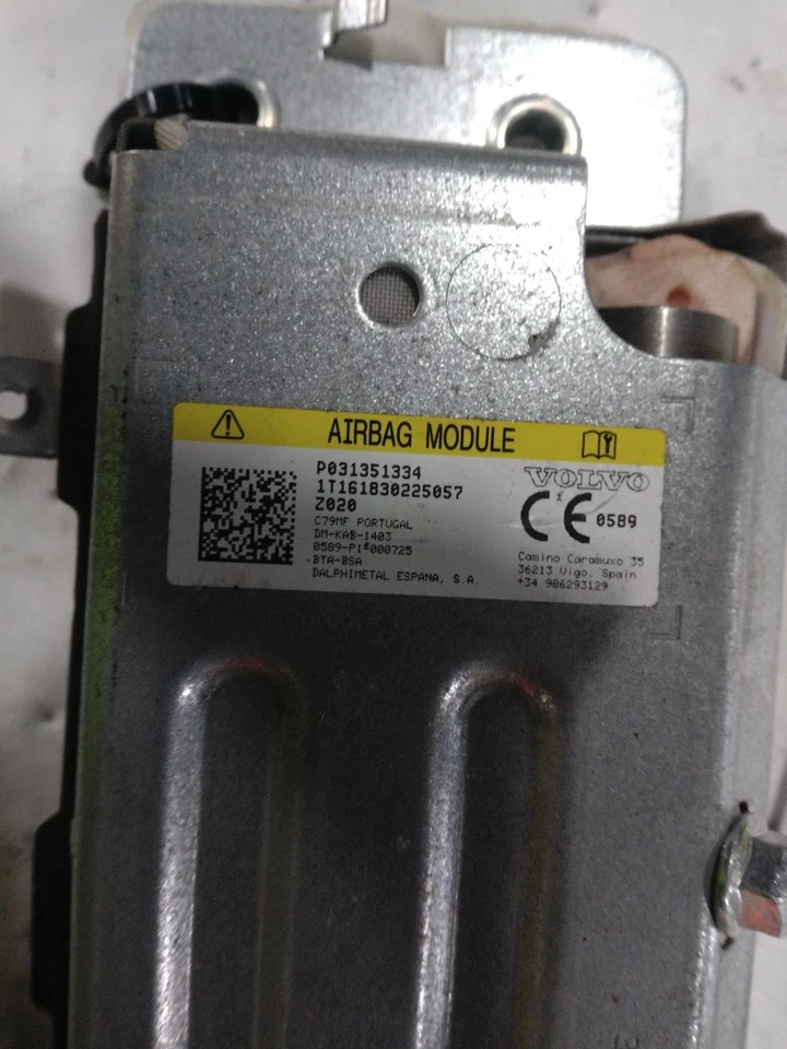 Used Instrument Panel Air Bag fits: 2017 Volvo S90 driver knee Grade A Foto 2 de 4