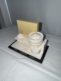 LEGO Architecture: Solomon R. Guggenheim Museum (21004) - 100% COMPLETE, NO BOX
