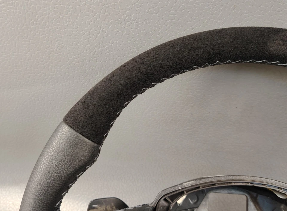 AUDI A4 S4 RS4 A5 CUPÉ A6 C6 A8 S-LINE FONDO PLANO GAMUZA CUERO VOLANTE Foto 4 de 4