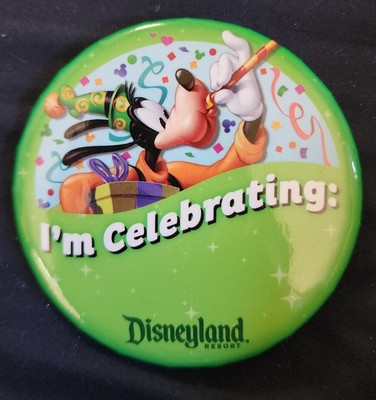 NEW Disneyland I M CELEBRATING Button Goofy 3'' PIN Disney Parks Green