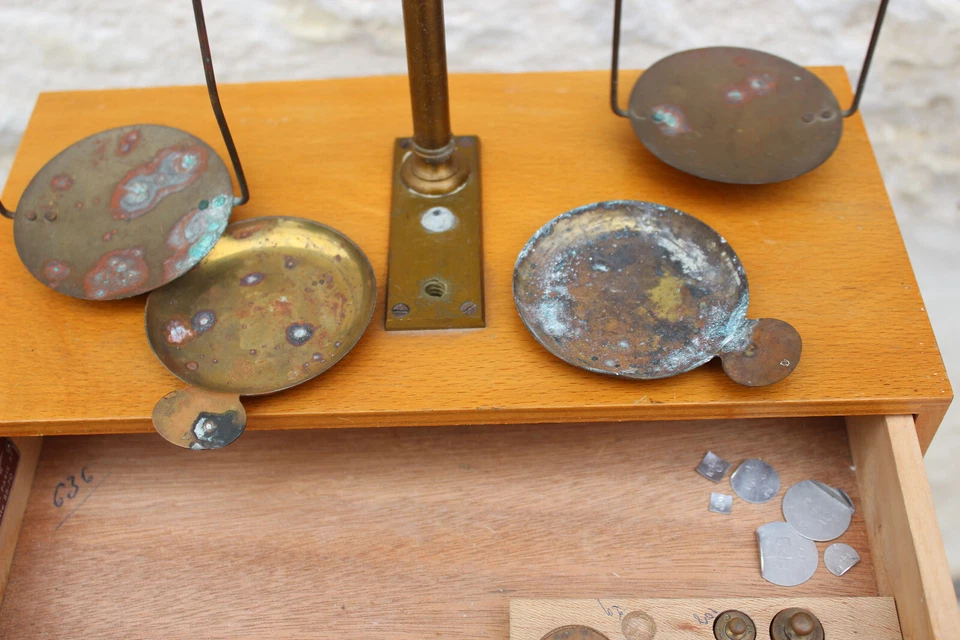 *ANCIENNE BALANCE TESTUT TREBUCHET avec Quelques POIDS déco vitrine - Photo 3/4