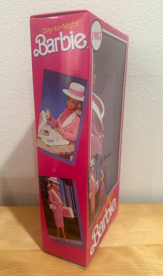 Barbie 2017 en caja original ~ reproducción del día a la noche 1985 ~ FJH73 ~ sin usar, en caja - firmada por el diseñador Foto 3 de 4