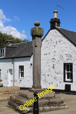 Photo 6x4 Mercat Cross, South Street, Houston Crosslee/NS4066 Dated 1713 c2014