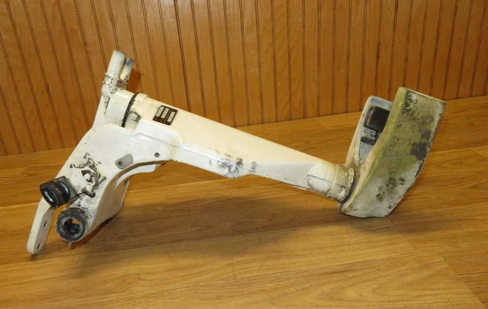 40 50 hp OMC Johnson Evinrude soporte giratorio y brazo de dirección pivote 1989-2001 Foto 2 de 4