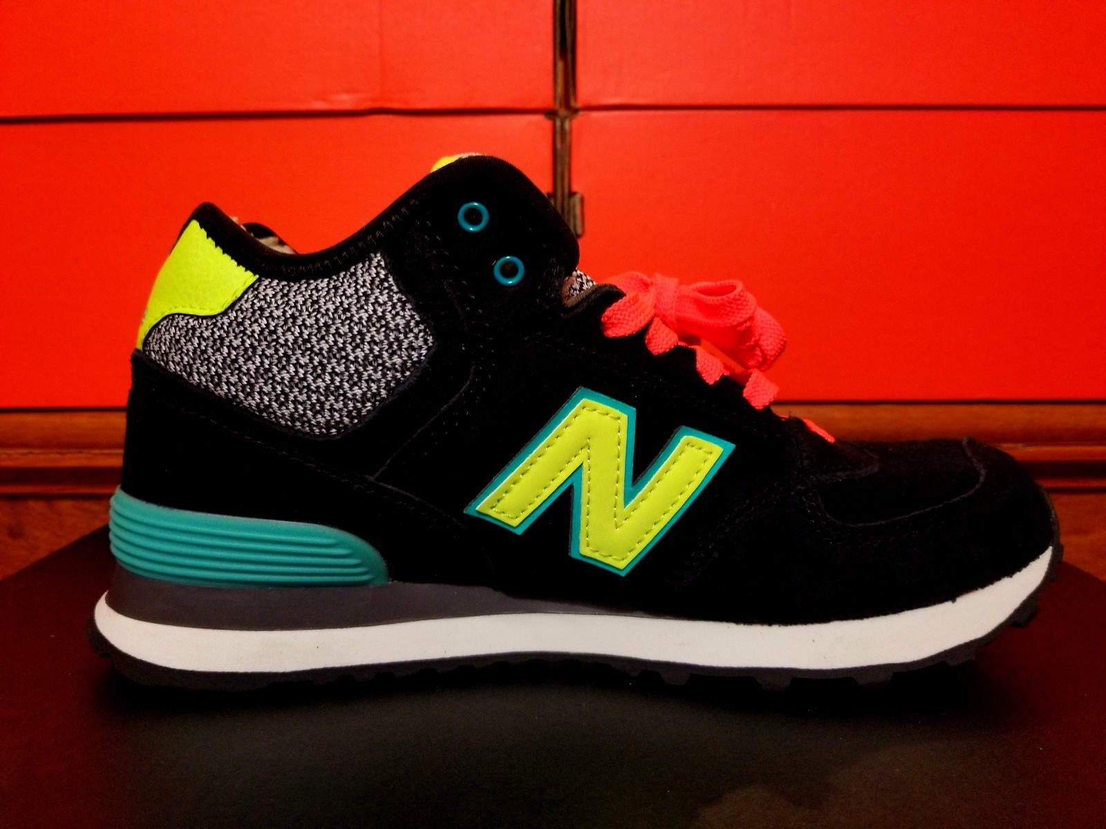 Size 7.5 Womans New Balance 574 noir Suede Athletic Running Shoe WH574WA e50264 Size 7.5 Womans New Balance 574 noir Suede Athletic Running Shoe WH574WA e50264