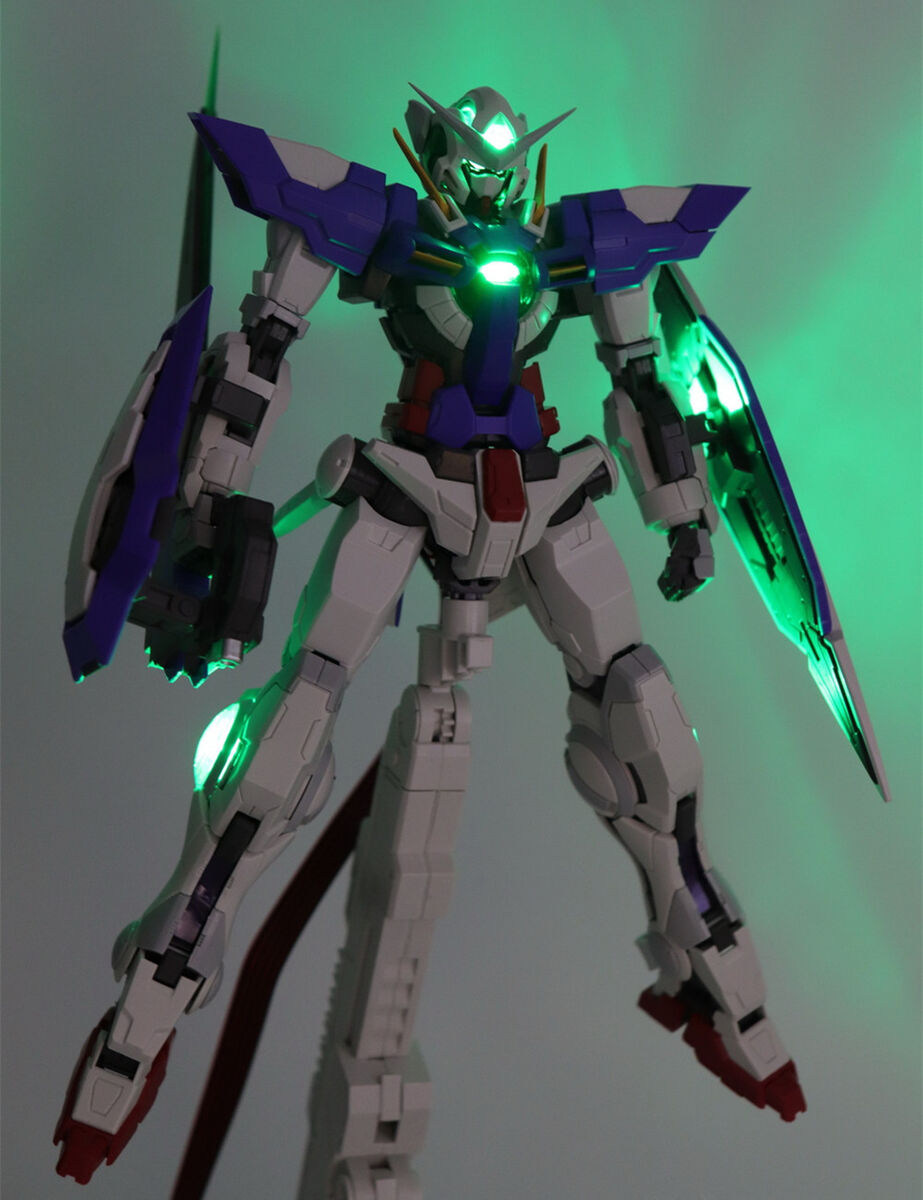 HS MG 1/100 GN-001 Exia 4 in 1 R1/R2/R3 4 form model with HS MG 1/100 GN-001 Exia 4 in 1 R1/R2/R3 4 form model with