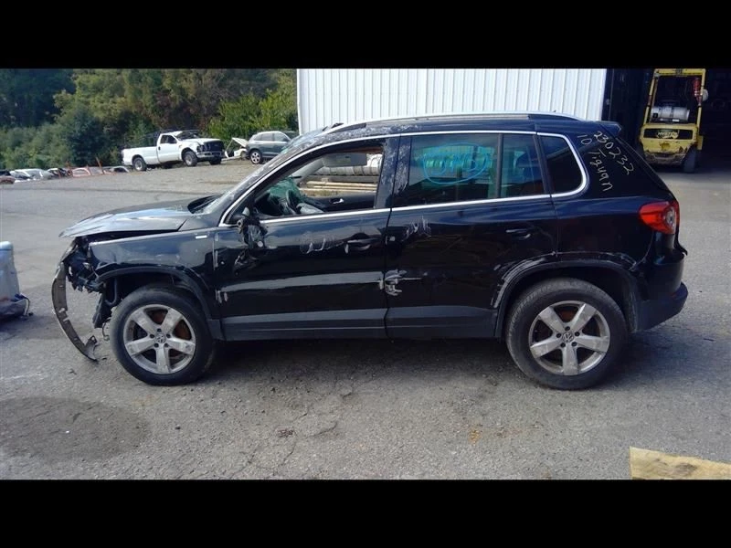 2010 Volkswagen Tiguan Driver side Front Inner Door Trim Panel Black - Image 2 of 4