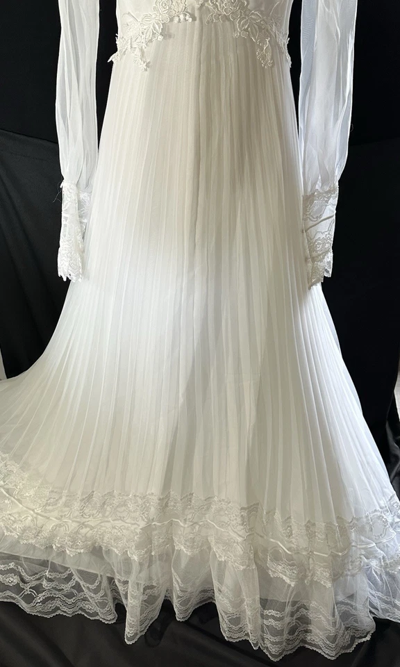 Винтажный союз сделал кружевной отделки высокий воротник завышенной талии плиссированные свадебное платье 60-х - Изображение 2 из 4