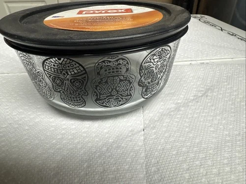 Pyrex HALLOWEEN Storage Bowl Day of the Dead Sugar Skull 4 Cup Spooky  Halloween