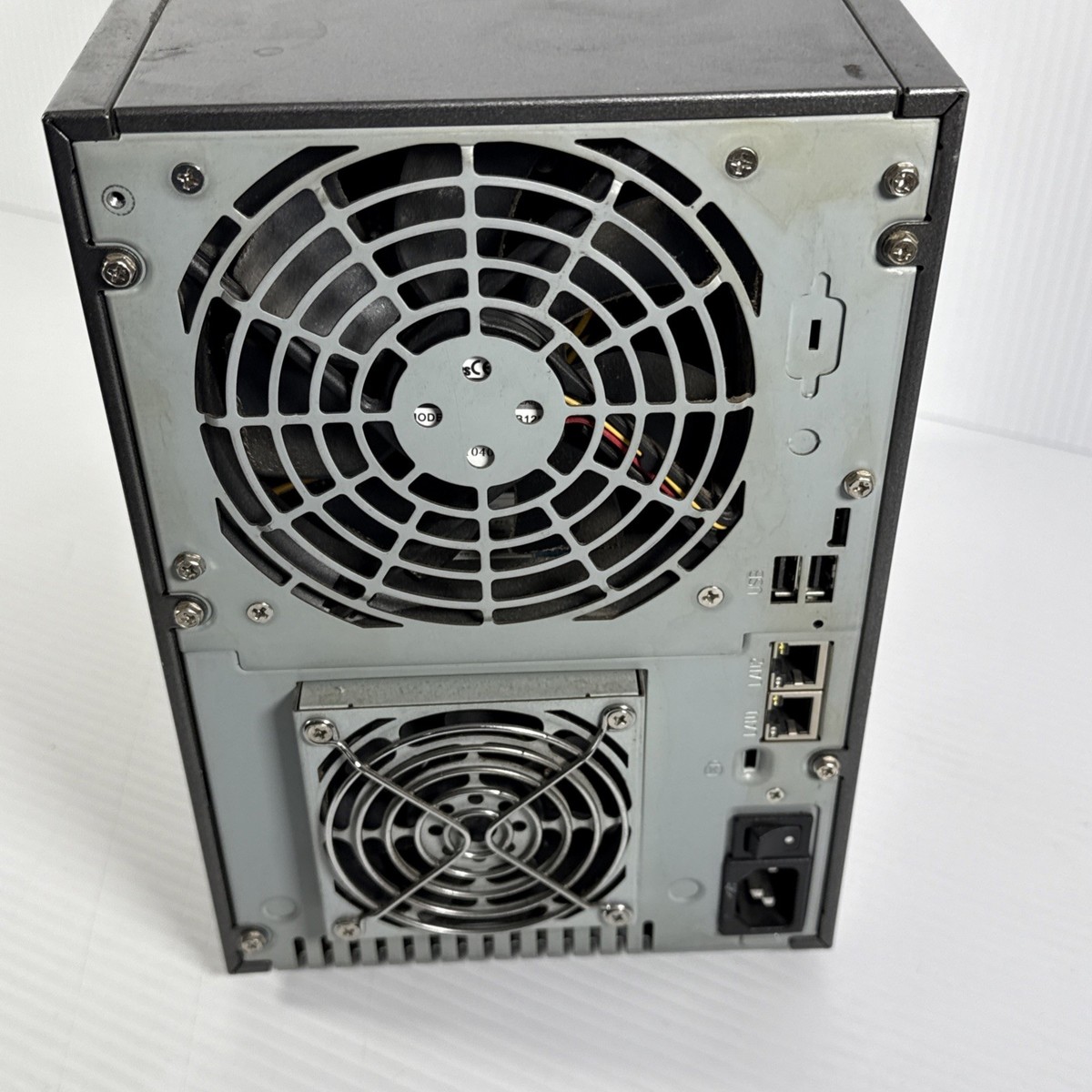 NETGEAR READYNAS RND-6A HardDrive Storage Enclosure- Powers On
