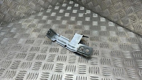 BMW X3 F25 Kotflügelhalter vorne links L07L5085 L07L5 2.00 Diesel 31844244