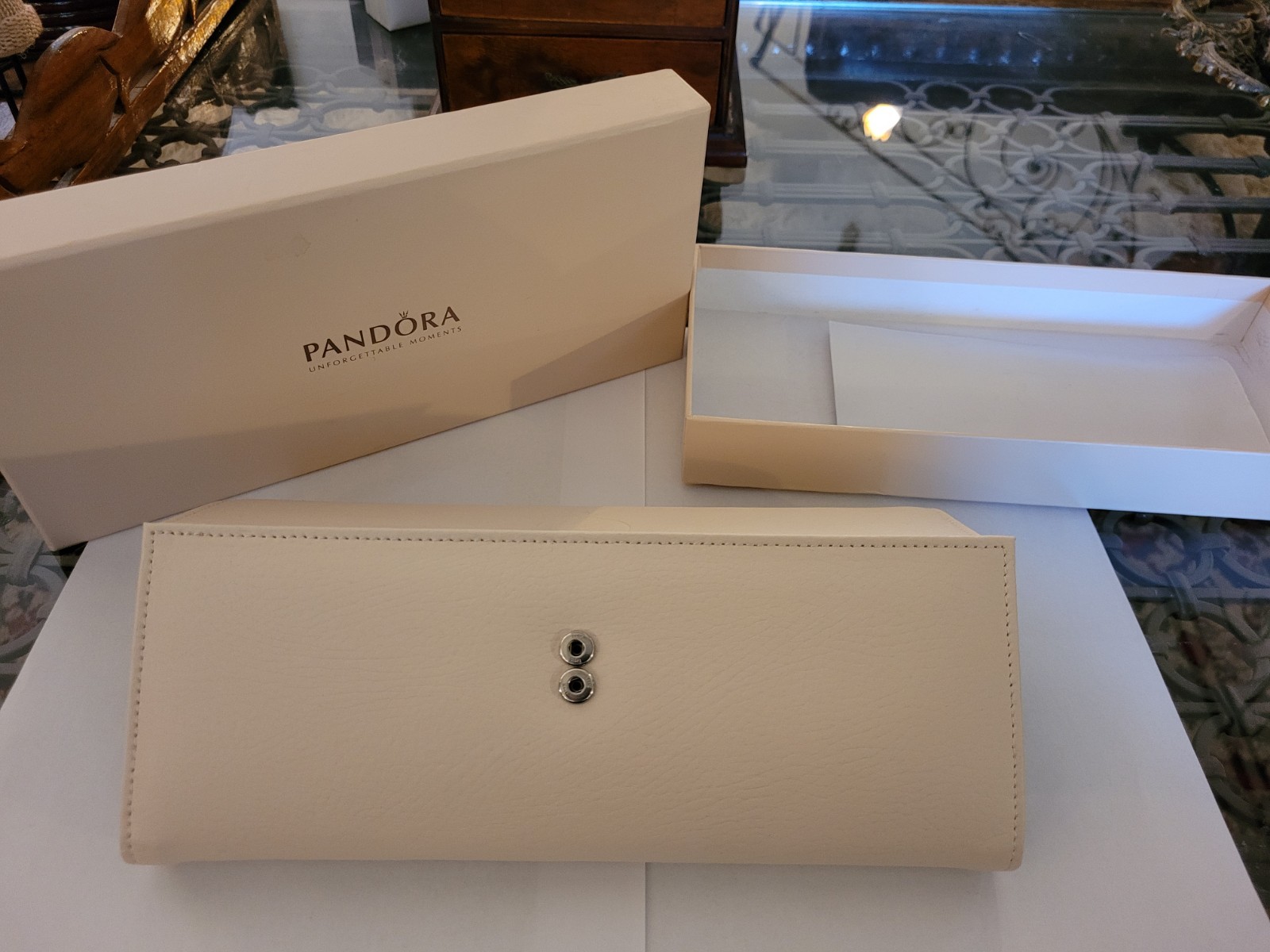Trousse de bijoux Pandora compacte idéale pour vos week-ends et voyages