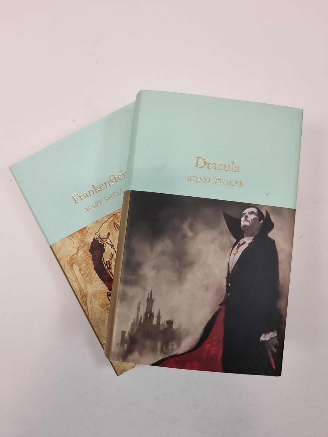 Dracula: Bram Stoker & Frankenstein Mary      Shelley Free Tracked Delivery
