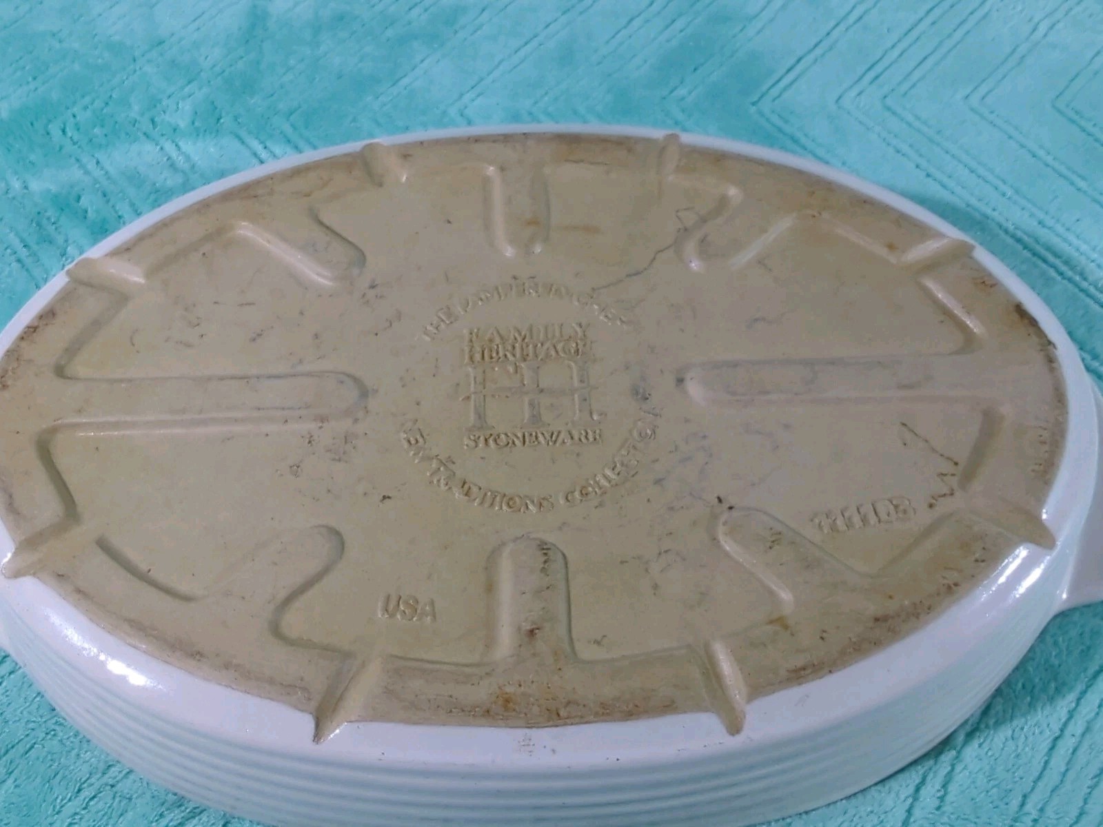 The Pampered Chef Casserole Baker Large Oval Family Heritage New Traditions Van