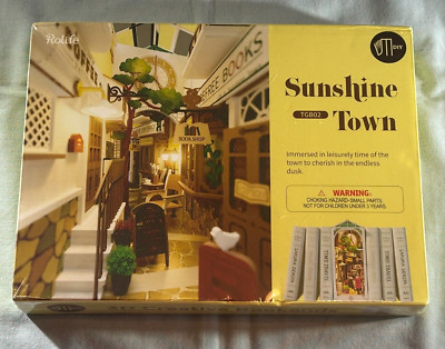 DIY SUNSHINE TOWN TGB02 ROBOTIME ROLIFE 3D WOODEN LIGHTED CREATIVE BOOK END KIT