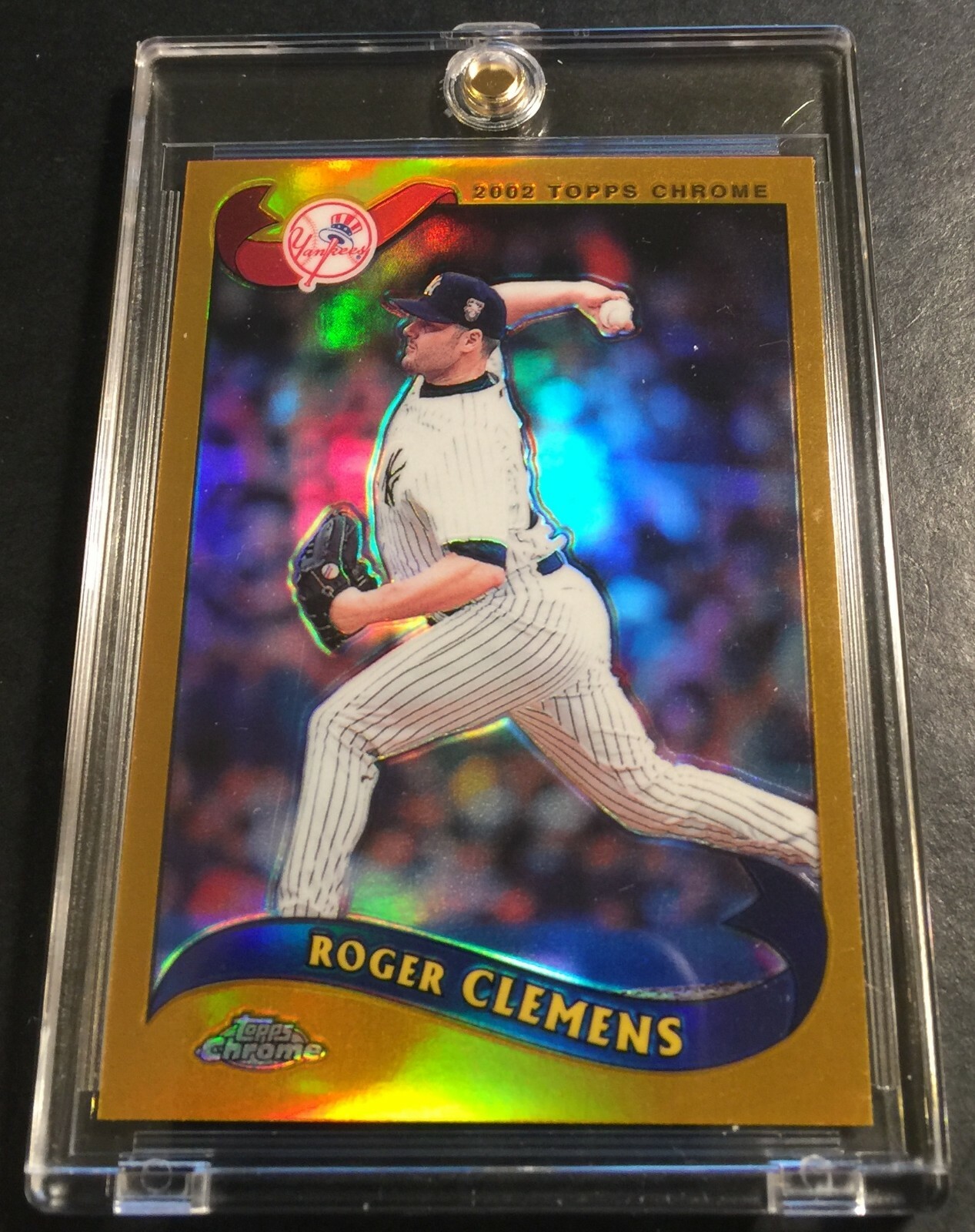 2002 ROGER CLEMENS TOPPS CHROME GOLD REFRACTOR #60 YANKEES (705)