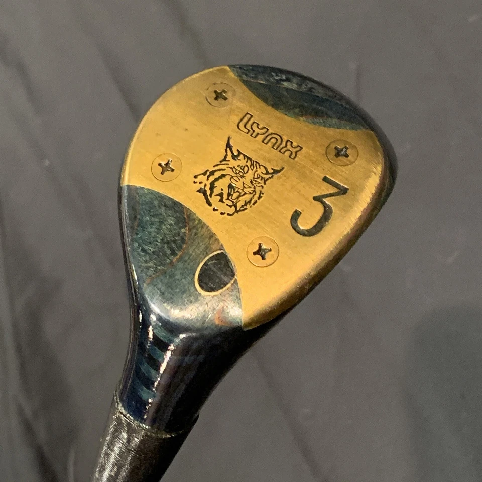 Conjunto de Elegância Lynx Irons/Woods Tigress (Ferros 3-9) (Madeiras 1,3,5,7) com Capas - Destro - Imagem 4 de 4