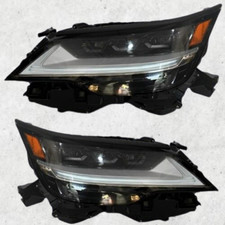 Lexus LX600 2pz Fari LED sinistro e destro tre fascio 2023 