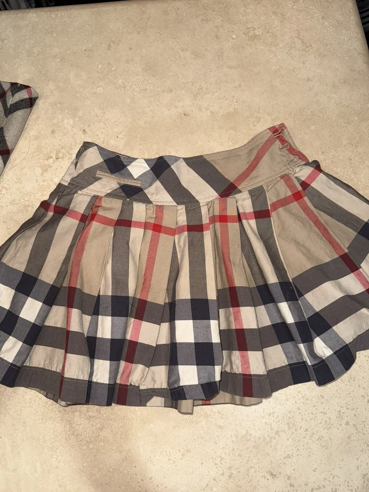 Girls Burberry skirt Size 10Y - Image 3 of 4