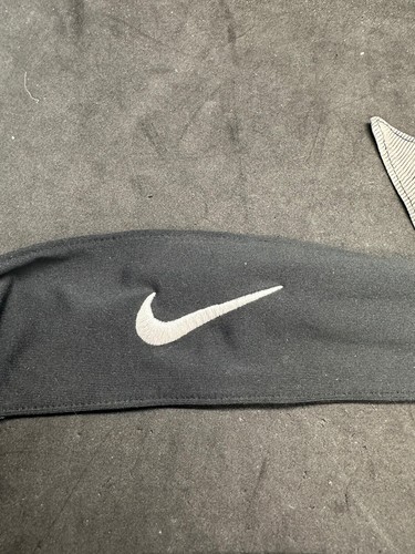 2 Nike Logo Headband Head Wrap Athletic Sport Black & Gray Unisex 1 Size NWOT - Picture 3 of 3