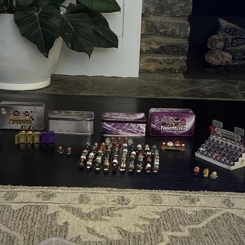 TeenyMates NFL Legends Mini Figurine Collection Chase Gold Clear w/ Accessories