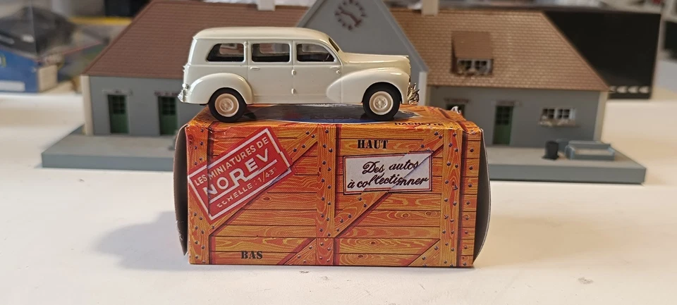 Peugeot 203 Commerciale 1954 Norev Hachette 1/43 - Photo 1/4