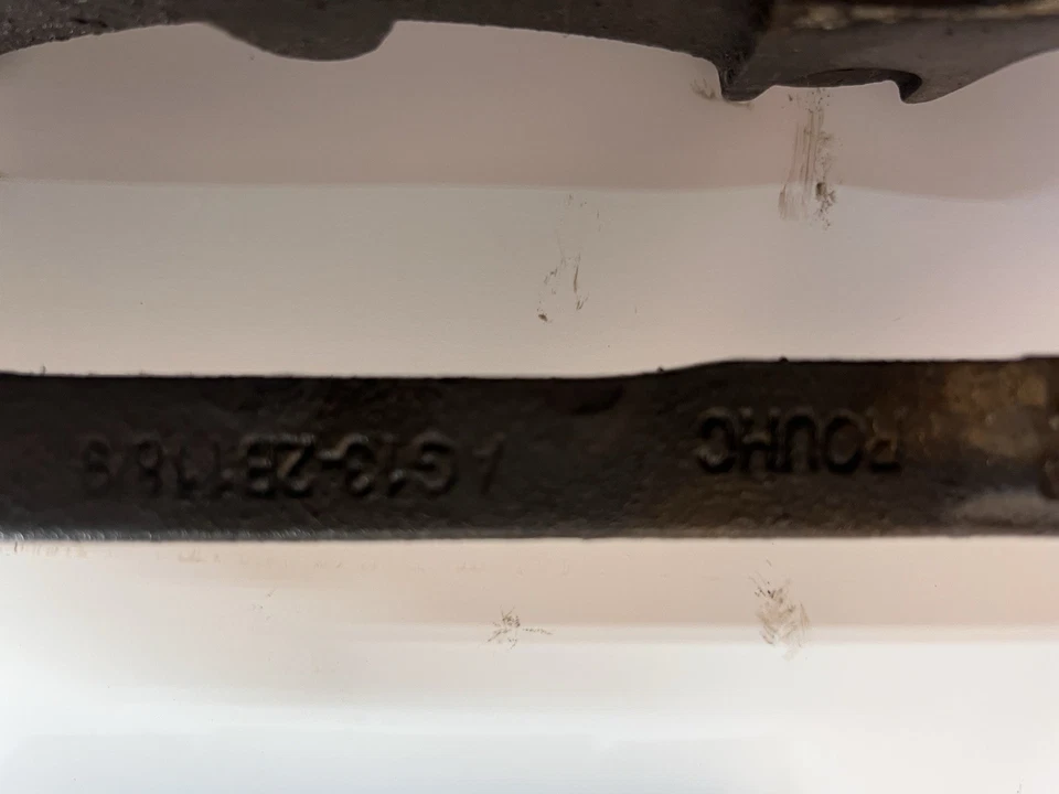 Pinza de freno delantera izquierda Ford Explorer 2011-2019 usada. OEM 8A8z-2B121-Aa Foto 3 de 4