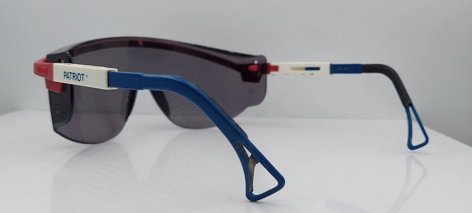 Gafas de sol Patriot Astrospec 3000 de colección con escudo rojo marcos EE. UU. Foto 3 de 4
