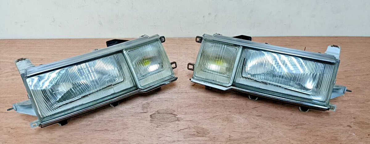 Toyota Mark 11 X70 Gx71 Mx71 Hardtop RH & LH Headlights Headlamps