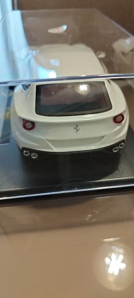 Modellino Ferrari FF 2011 collezione LE GRANDI FERRARI 1:24 - Immagine 3 di 4