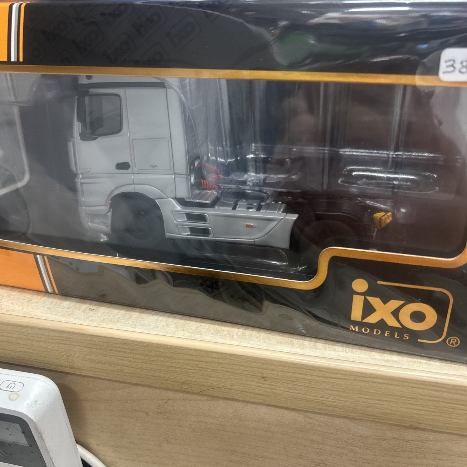 IXO Mercedes Benz Actors MP4 TR 124.22