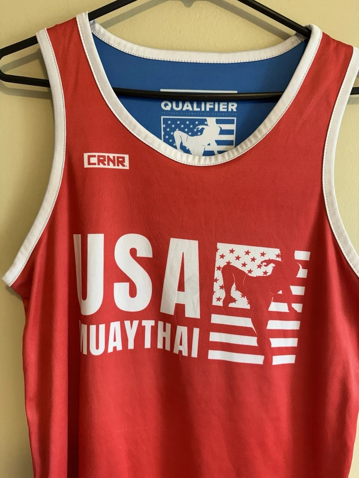 Camiseta deportiva Combat Corner CRNR EE. UU. MUAY THAI "USMF" para hombre PEQUEÑA reversible roja azul Foto 2 de 4