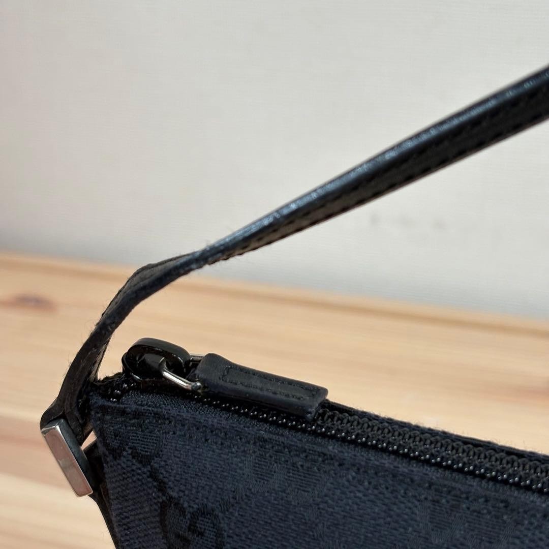 Authentic GUCCI GG Pattern Accessory Pouch Handba… - image 6